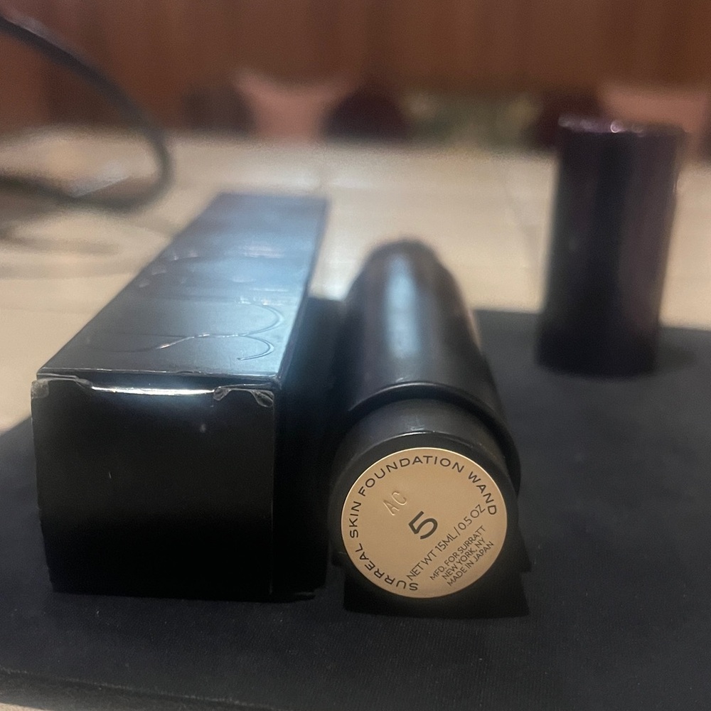 Surratt skin foundation wand 5 NWT